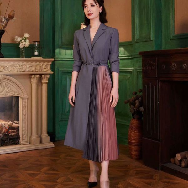 2021 new autumn style with v-cleavage cleavage long sleeves thin-fitting belt plied mid-length dress female fashion hxes, Black;gray
2021 new autumn style with v-cleavage cleavage long sleeves thin-fitting belt plied mid-length dress female fashion hxes, Black;gray
