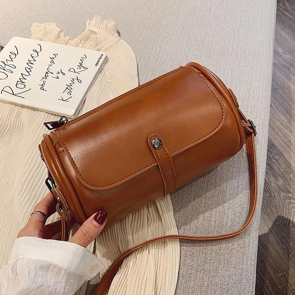 2020 european and american fashion simple drum type women's designer handbag high-quality pu leather shoulder bag qq552
2020 european and american fashion simple drum type women's designer handbag high-quality pu leather shoulder bag qq552