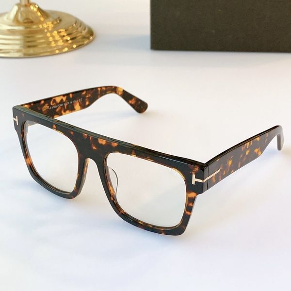 black and white leopard print full frame glasses fashion men and women polyester sunglasses frame ft0847
black and white leopard print full frame glasses fashion men and women polyester sunglasses frame ft0847