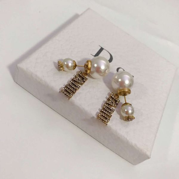 luxury designer big pearl stud earrings double sided vintage copper letters ear rings jewelry brand name box packing, Golden;silver
luxury designer big pearl stud earrings double sided vintage copper letters ear rings jewelry brand name box packing, Golden;silver