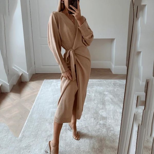 2020 autumn winter women knitted dress elegant casual v neck long sleeve midi cardigan solid loose split side sweaters dresses, White;black
2020 autumn winter women knitted dress elegant casual v neck long sleeve midi cardigan solid loose split side sweaters dresses, White;black