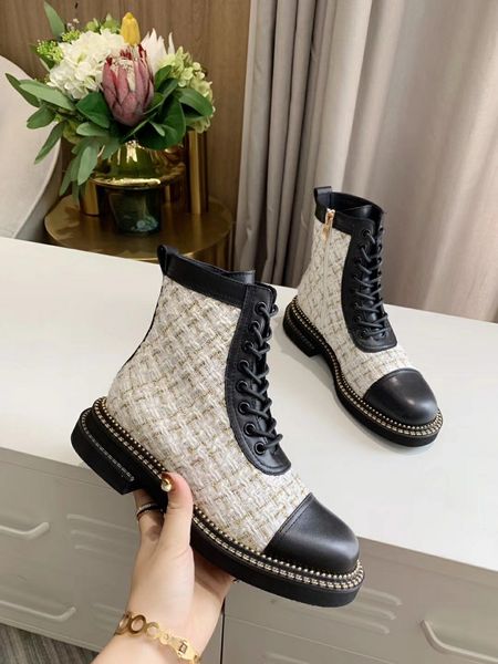 2020 new autumn hundred-hit color spliced short boots, lace-up, matching martin boots, fashionable casual women's shoes, Black
2020 new autumn hundred-hit color spliced short boots, lace-up, matching martin boots, fashionable casual women's shoes, Black