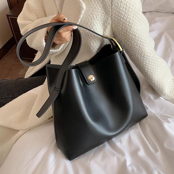 original design high-quality large-capacity handbag 2021 new fashion messenger bag shoulder bucket bag underarm dual-use
original design high-quality large-capacity handbag 2021 new fashion messenger bag shoulder bucket bag underarm dual-use