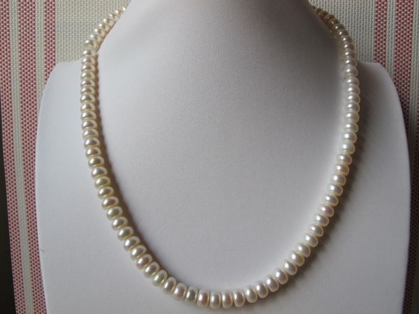 hand knotted 8-9mm white abacus disk pearl necklace long 45cm fashion jewelry, Silver
hand knotted 8-9mm white abacus disk pearl necklace long 45cm fashion jewelry, Silver