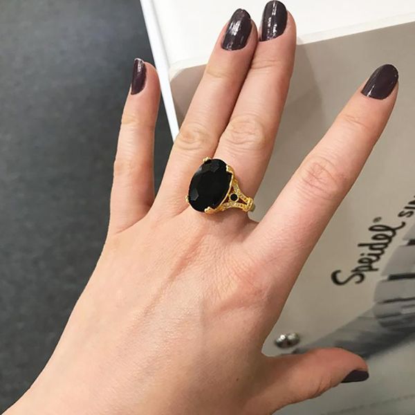zhouyang engagement rings for women multicolor egg shaped zircon oval crystal yellow rose gold color gift fashion jewelry kcr194, Golden;silver
zhouyang engagement rings for women multicolor egg shaped zircon oval crystal yellow rose gold color gift fashion jewelry kcr194, Golden;silver