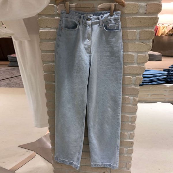 2020 new loose high waist with thin drape feeling straight tube floor dragging light color pants summer wide leg jeans women's fashion, Blue
2020 new loose high waist with thin drape feeling straight tube floor dragging light color pants summer wide leg jeans women's fashion, Blue