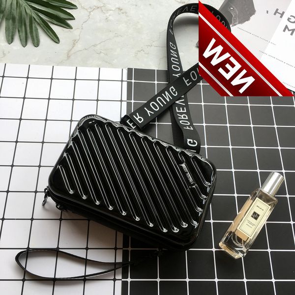 luxury hand s for 2022 new suitcase shape totes women famous brand clutch box fashion mini luggage bag
luxury hand s for 2022 new suitcase shape totes women famous brand clutch box fashion mini luggage bag
