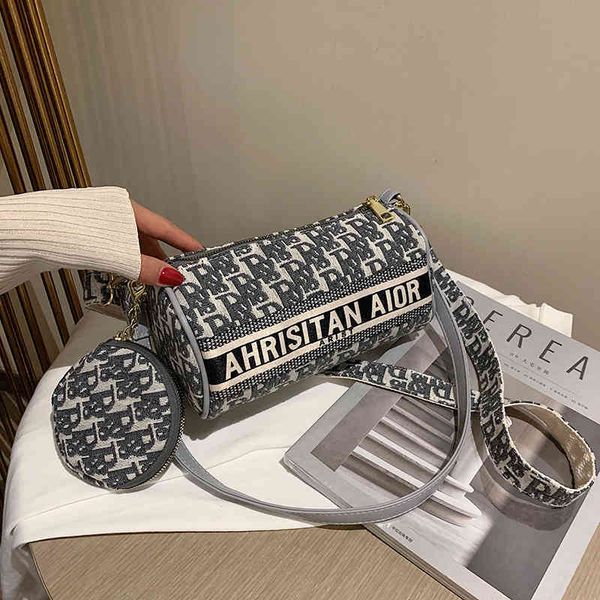 2022 factory wholesale new model women's bag autumn single shoulder hand-held trend versatile super fire red
2022 factory wholesale new model women's bag autumn single shoulder hand-held trend versatile super fire red