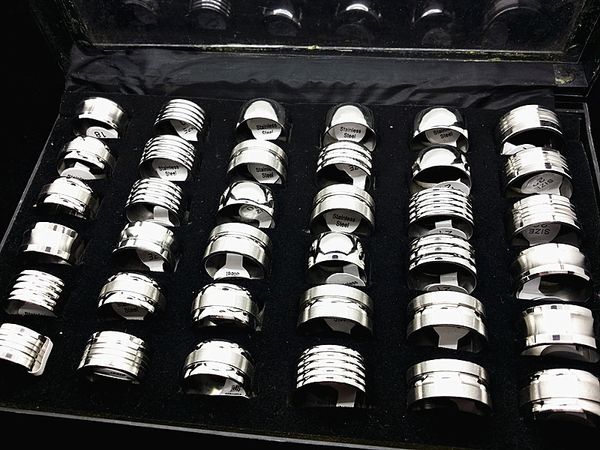 12mm wholesale 50factory/lot mixed stainless styles silver men's steel fashion wedding rings large sizes brand new, Slivery;golden
12mm wholesale 50factory/lot mixed stainless styles silver men's steel fashion wedding rings large sizes brand new, Slivery;golden