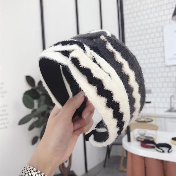 hair accessories 2021 fashion wave striped knit bands for women clips cross turban headband girls hoop opaska do wlosow diademas
hair accessories 2021 fashion wave striped knit bands for women clips cross turban headband girls hoop opaska do wlosow diademas