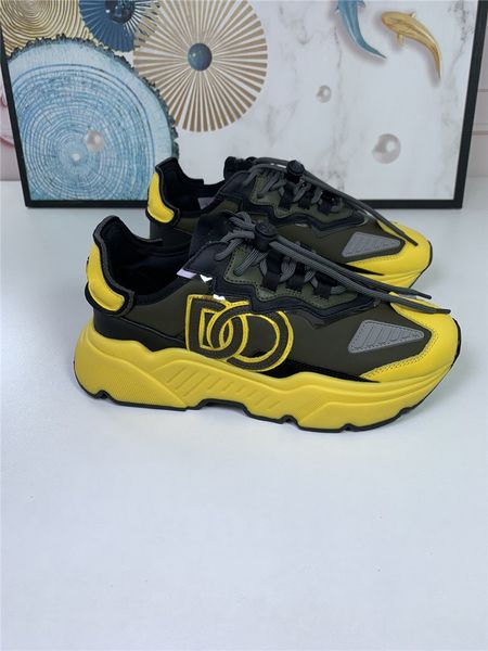 Image of Luxury designer Daymaster Trainers Sneakers Shoes Low Top Flat Sorrento Print black YELLOW leather Trainers Sneakers With Box