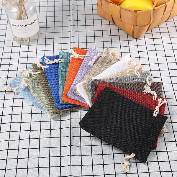 50pcs vintage natural burlap jute gift bags candy bags wedding favor pouch drawstring christmas halloween jewelry packaging1
50pcs vintage natural burlap jute gift bags candy bags wedding favor pouch drawstring christmas halloween jewelry packaging1
