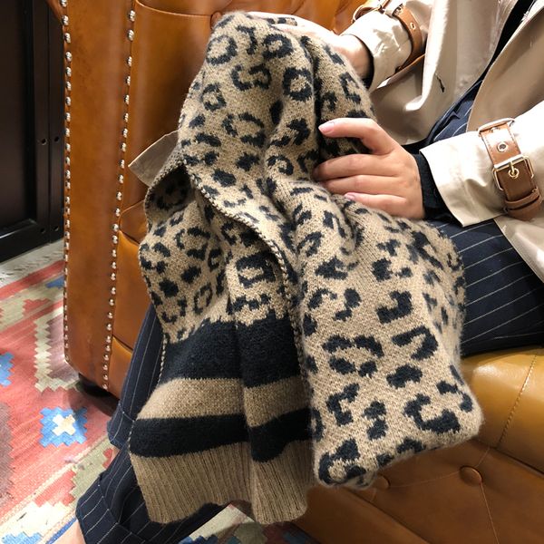 korean version of autumn and winter new thickened warm knitted wool leopard scarf for women's east gate bib shawl, Blue;gray
korean version of autumn and winter new thickened warm knitted wool leopard scarf for women's east gate bib shawl, Blue;gray