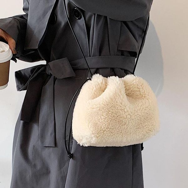 high-quality one-shoulder stiletto bag plush lamb water bucket bag 2020 winter new women's plush single-shoulder bag
high-quality one-shoulder stiletto bag plush lamb water bucket bag 2020 winter new women's plush single-shoulder bag