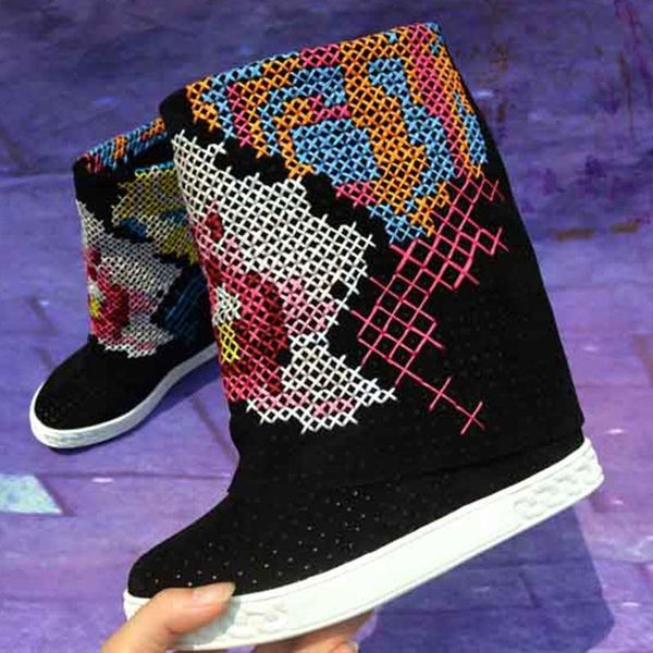 shoes femme 2020 embroidered color woman shoes wedges autumn winter woman mid-calf boots botas feminina round toe chic, Black
shoes femme 2020 embroidered color woman shoes wedges autumn winter woman mid-calf boots botas feminina round toe chic, Black
