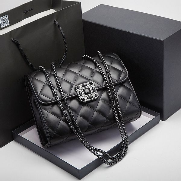 wholesale factory ladies leather chain bags classic retro sewing plaid clutch bag clamshell square buckle fashion handbags street trend blac
wholesale factory ladies leather chain bags classic retro sewing plaid clutch bag clamshell square buckle fashion handbags street trend blac