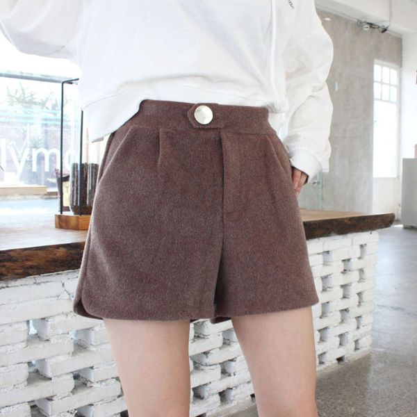 autumn winter high waist mink like veet wide leg shorts for women's casual slim fashion boots and pants can be worn out, White;black
autumn winter high waist mink like veet wide leg shorts for women's casual slim fashion boots and pants can be worn out, White;black