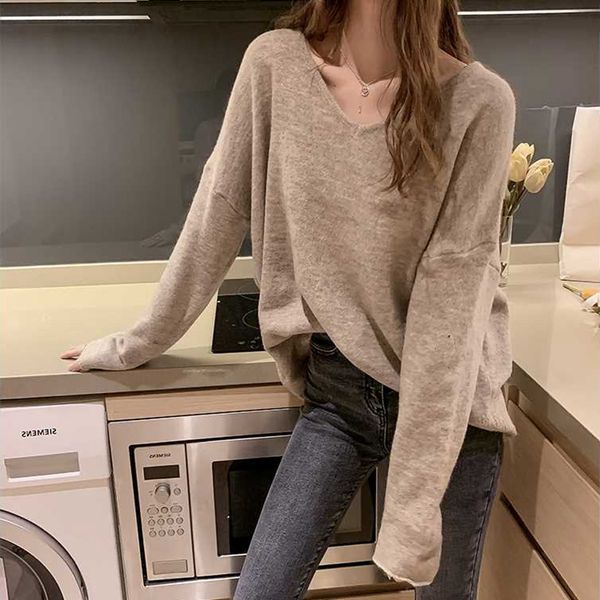 autumn and winter new v-neck knitted t-shirt with t-shirt, female students' korean long sleeve thin net red design bottom coat
autumn and winter new v-neck knitted t-shirt with t-shirt, female students' korean long sleeve thin net red design bottom coat
