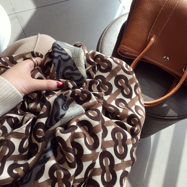 autumn and winter 2020 korean version versatile khaki, foreign style, letter geometric oversized cotton linen scarf, shawl girl, Blue;gray
autumn and winter 2020 korean version versatile khaki, foreign style, letter geometric oversized cotton linen scarf, shawl girl, Blue;gray