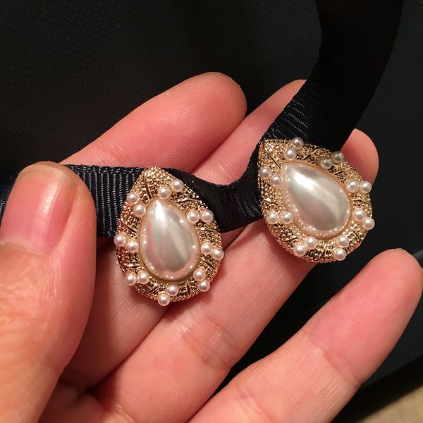 vintage designed dangle pearl ear studs micro inlays diamonds multi-layer hoop earring women earrings luxurious palace jewelry, Silver
vintage designed dangle pearl ear studs micro inlays diamonds multi-layer hoop earring women earrings luxurious palace jewelry, Silver