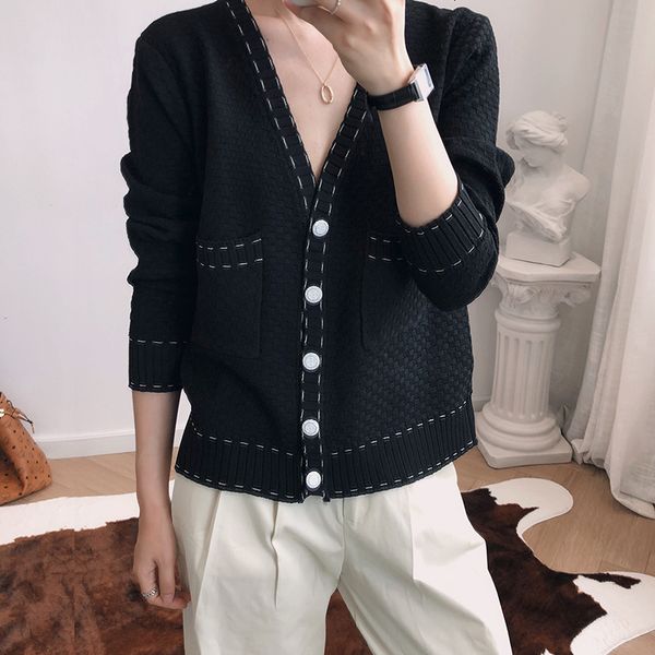 2021 new spring v-neck open stitch knitted long sleeve women sweater button decorated summer thin cardigans lv2y, White;black
2021 new spring v-neck open stitch knitted long sleeve women sweater button decorated summer thin cardigans lv2y, White;black