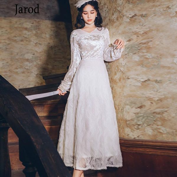casual dresses 2021 autumn fashion runway velvet patchwork lace dress retro temperament elegant high waist party ladies midi dress1, Black;gray
casual dresses 2021 autumn fashion runway velvet patchwork lace dress retro temperament elegant high waist party ladies midi dress1, Black;gray