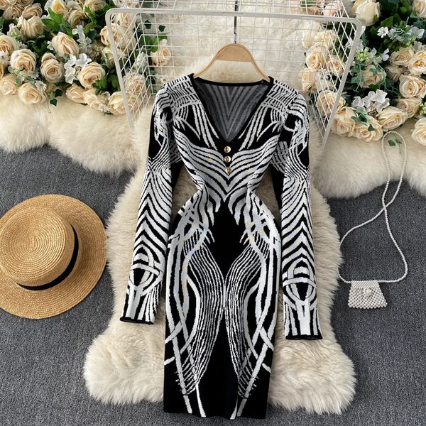 2021 new singiny retro jacquard dressed women's leotard long neckline thin hem dress in autumn short sweater blu9, Black;gray
2021 new singiny retro jacquard dressed women's leotard long neckline thin hem dress in autumn short sweater blu9, Black;gray