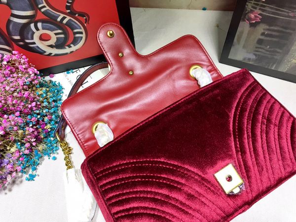 fashion women chain shoulder bags velour lady handbags senior crossbody bag women flap
fashion women chain shoulder bags velour lady handbags senior crossbody bag women flap