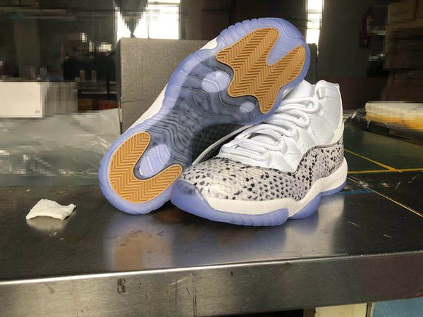 11 high grey snakeskin men basketball shoes 45 new style beige midsole jumpman mens snakeskin texture sports sneakers with box, White;red 
11 high grey snakeskin men basketball shoes 45 new style beige midsole jumpman mens snakeskin texture sports sneakers with box, White;red