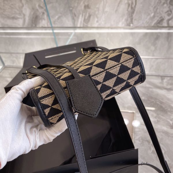 2022luxury designers italy brand classic totes bags leather and embroidered fabric women crossbody bags fashion sho
2022luxury designers italy brand classic totes bags leather and embroidered fabric women crossbody bags fashion sho