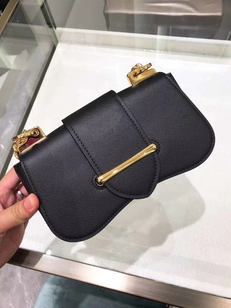 designer luxury womens shoulder messenger bag italian cowhide flip shoulder back crossbody
designer luxury womens shoulder messenger bag italian cowhide flip shoulder back crossbody