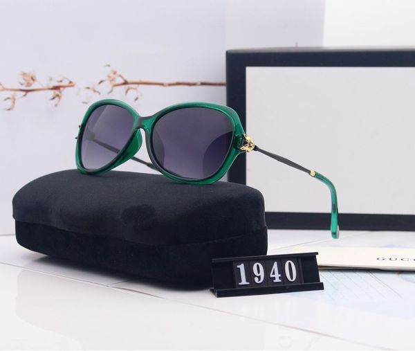 luxury summer glasses womens sunglasses designer sunglasses woman uv400 cat head 1940 5 color option with box, White;black
luxury summer glasses womens sunglasses designer sunglasses woman uv400 cat head 1940 5 color option with box, White;black