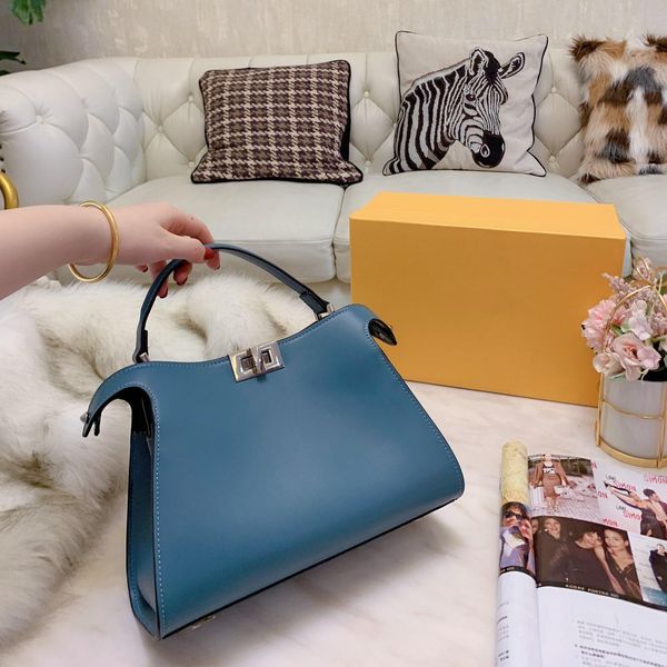 повелительница дизайнерский бренд crossbody мешок плеча женщин девушки роскошные сумки девичьих 5 цветов новый trend easy matching b105003z
повелительница дизайнерский бренд crossbody мешок плеча женщин девушки роскошные сумки девичьих 5 цветов новый trend easy matching b105003z