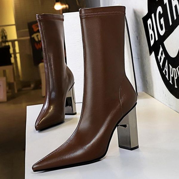 2020 winter woman fashion ankle boots botas lady fetish nightclub shoes metal block 9cm high heels quality short prom boots, Black
2020 winter woman fashion ankle boots botas lady fetish nightclub shoes metal block 9cm high heels quality short prom boots, Black