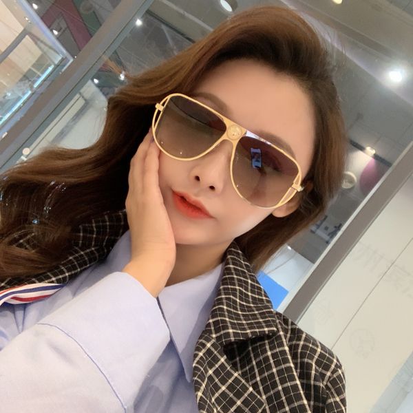 2020 new pilot sunglasses female ve2212 metal hollow head sunglasses female sunglasses, White;black
2020 new pilot sunglasses female ve2212 metal hollow head sunglasses female sunglasses, White;black
