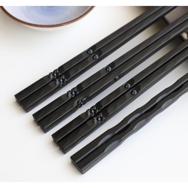 1pair japanese chopsticks alloy non-slip sushi food sticks chop sticks chinese gift palillos japoneses reusable wmtote toys2010
1pair japanese chopsticks alloy non-slip sushi food sticks chop sticks chinese gift palillos japoneses reusable wmtote toys2010