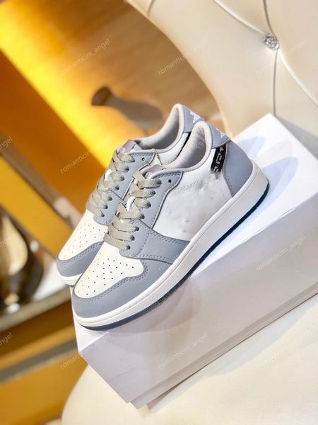 2020 officially revealed anniversary collaboration gray white french fashion style label shoe kim jones sneaker size36-45, Black;red
2020 officially revealed anniversary collaboration gray white french fashion style label shoe kim jones sneaker size36-45, Black;red