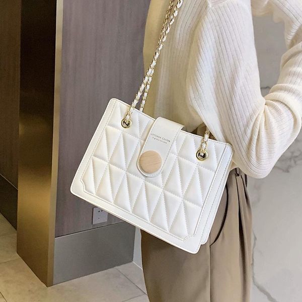 women's bag 2020 designer bag fashion rhombus square handbag unusual shoulder messenger width 25.5cm height 19cm
women's bag 2020 designer bag fashion rhombus square handbag unusual shoulder messenger width 25.5cm height 19cm