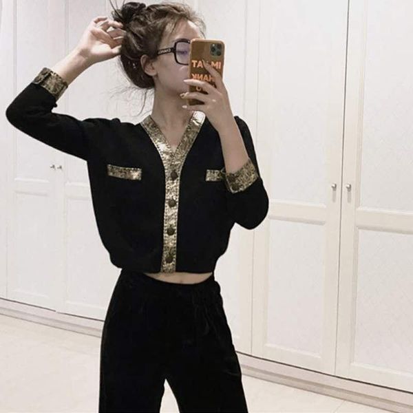 2020 new fashion korean version autumn v-neck female slim long sleeved sweater womens long cardigan luxury women designer sweaters, Black;brown
2020 new fashion korean version autumn v-neck female slim long sleeved sweater womens long cardigan luxury women designer sweaters, Black;brown