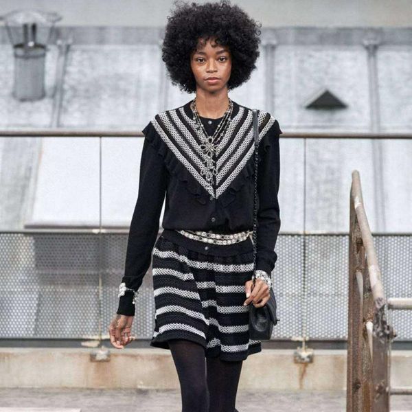 women 2 piece cardigan and shorts set runway navy black knitted sweater coat + half striped knit shorts pants suit set 201119, White
women 2 piece cardigan and shorts set runway navy black knitted sweater coat + half striped knit shorts pants suit set 201119, White