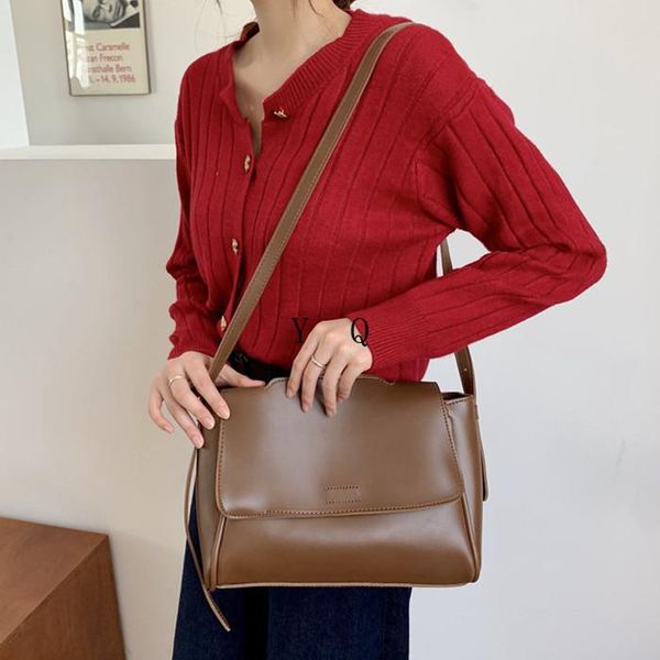 cross body vintage women shoulder bag pu leather female handbags big totes solid color ladies hand large capacity crossbody bags bolsa
cross body vintage women shoulder bag pu leather female handbags big totes solid color ladies hand large capacity crossbody bags bolsa
