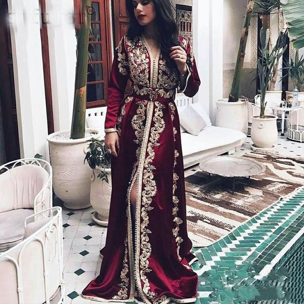 2022 caftan saudi arabia long sleeves burgundy evening dresses gowns with gold lace appliques moroccan kaftan muslim women formal party wear, Black;red
2022 caftan saudi arabia long sleeves burgundy evening dresses gowns with gold lace appliques moroccan kaftan muslim women formal party wear, Black;red