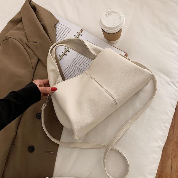 2021 new fashion ladies solid color brand designer large capacity pu material ladies diagonal shoulder handbag
2021 new fashion ladies solid color brand designer large capacity pu material ladies diagonal shoulder handbag