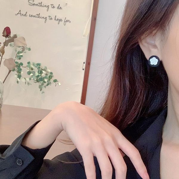 stud timeonly statement camellia earrings black white color circle alloy earring for women mujer party gifts floral accessories, Golden;silver
stud timeonly statement camellia earrings black white color circle alloy earring for women mujer party gifts floral accessories, Golden;silver