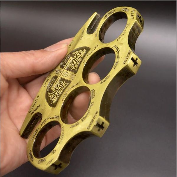 20 thick boxing hand clasp fist buckle self-defense weapon refers to tiger fist ring section copper ring fist ring iron four fingers
20 thick boxing hand clasp fist buckle self-defense weapon refers to tiger fist ring section copper ring fist ring iron four fingers