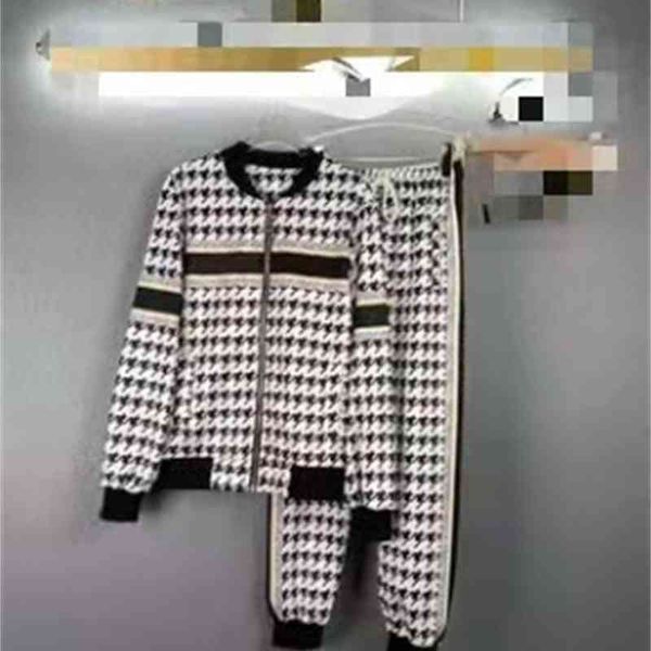 2022 factory wholesale new autumn sky star printed coat harlan pants casual two piece set women qxdg, Gray
2022 factory wholesale new autumn sky star printed coat harlan pants casual two piece set women qxdg, Gray
