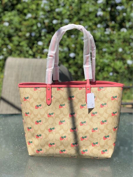 2020 new optimized c strawberry online ladies fashion brand double-sided dual-use tote shoulder crossbody handbag bagshopping shopping bag n
2020 new optimized c strawberry online ladies fashion brand double-sided dual-use tote shoulder crossbody handbag bagshopping shopping bag n