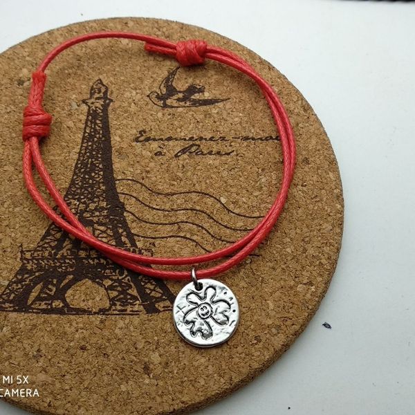 gd kwong chih lung the same style of the floral pathway smiling face daisy pendant leather rope pendant bracelet bracelet bracelet nu0vv nu0, Golden;silver 
gd kwong chih lung the same style of the floral pathway smiling face daisy pendant leather rope pendant bracelet bracelet bracelet nu0vv nu0, Golden;silver