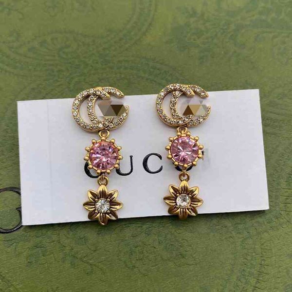 2023 designer new family gujia pink diamond sunflower earrings fashion temperament s925 silver needle double letter earringsolpy, Golden
2023 designer new family gujia pink diamond sunflower earrings fashion temperament s925 silver needle double letter earringsolpy, Golden