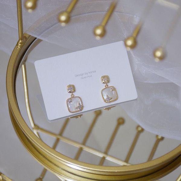stud shiny side accessories crystal earrings for women fashion jewelry simple style shell square, Golden;silver
stud shiny side accessories crystal earrings for women fashion jewelry simple style shell square, Golden;silver